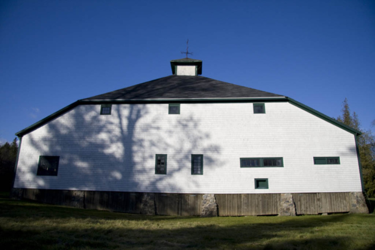 Barn, back.